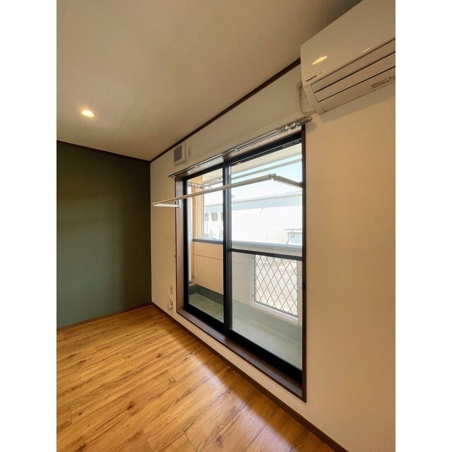 物件内観写真9　(便利な室内物干しあります)