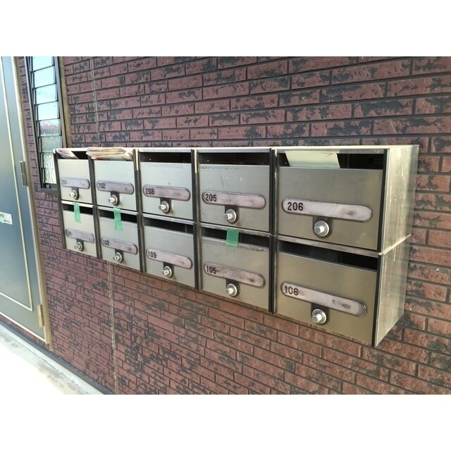 物件外観写真2　(集合ポスト画像)