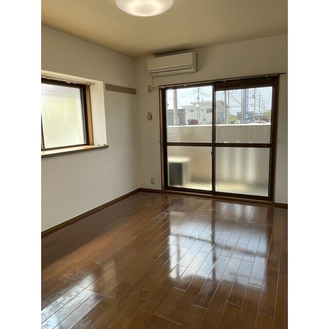 物件内観写真10　(角部屋なので、日が入りやすいです♪)