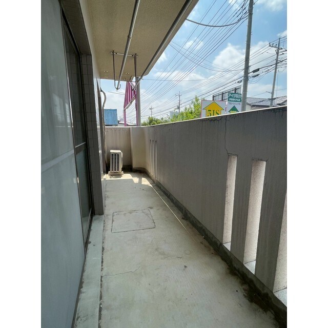 物件内観写真18　(広いバルコニーたっぷり洗濯物干せます♪)