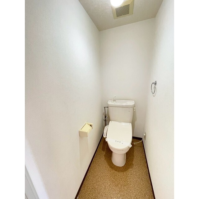 物件内観写真7　(温水洗浄便座)