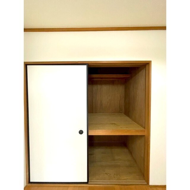 物件内観写真8　(収納2か所あります♪)