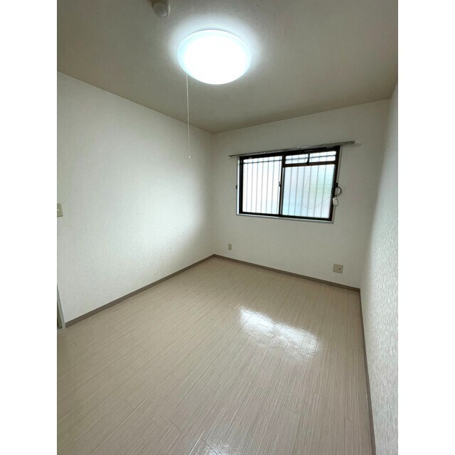 物件内観写真10　(個室の北洋間)