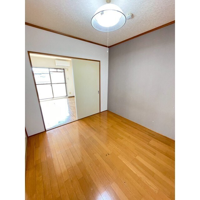 物件内観写真11　(サービスルーム)