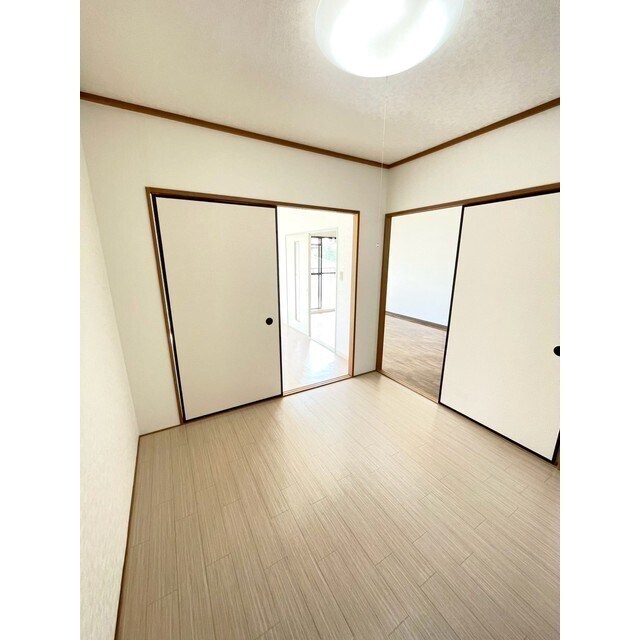 物件内観写真11　(サービスルーム)