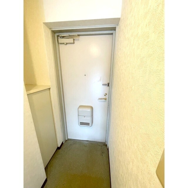 物件内観写真21　(玄関内側)