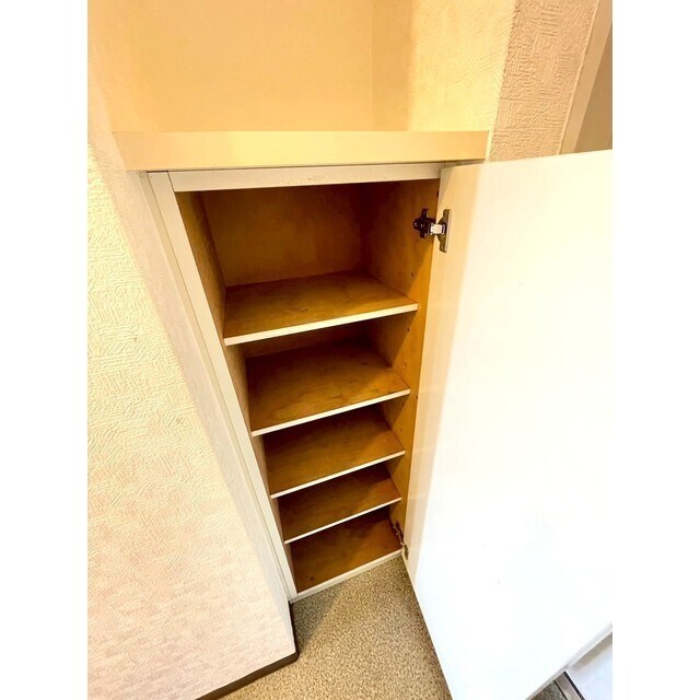 物件内観写真22　(シューズボックスの上には、小物おけます♪)