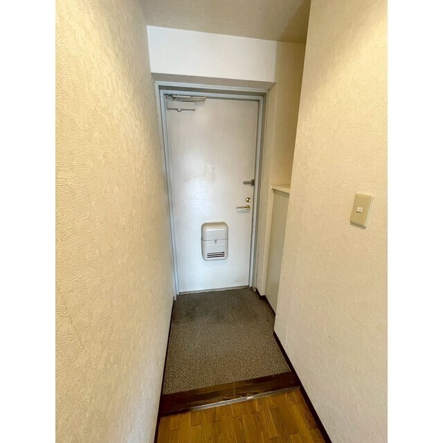 物件内観写真23　(玄関内側)