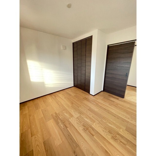 物件内観写真13　(玄関上って右側のお部屋です！)