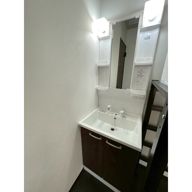 物件内観写真9　(綺麗な洗面所です！)