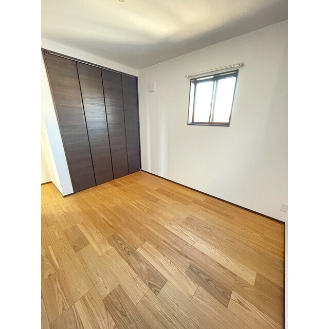 物件内観写真15　(玄関上って左側のお部屋です！)