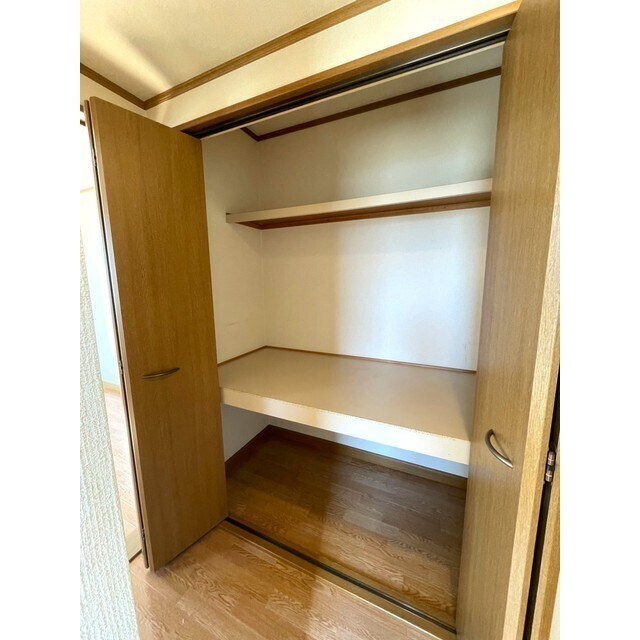 物件内観写真7　(キッチン横に収納あります♪)