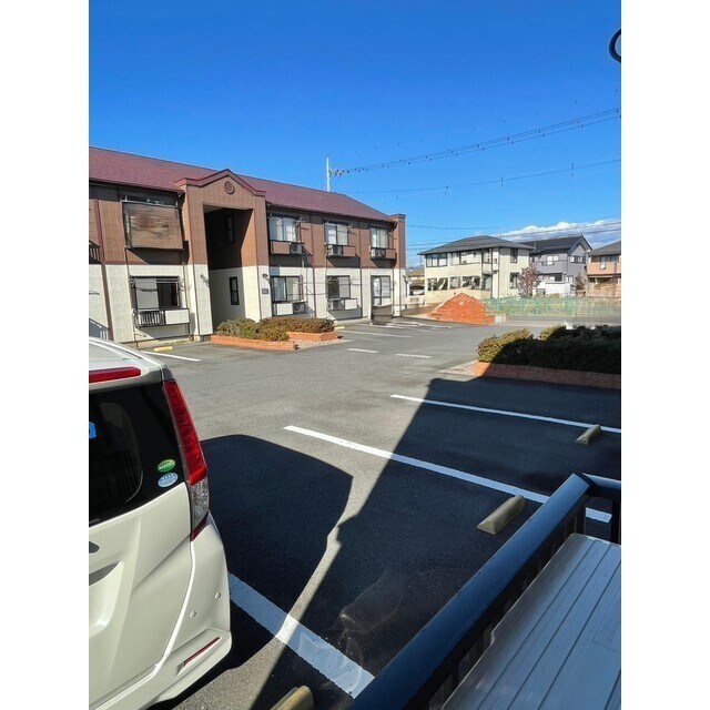 物件内観写真16　(敷地内にゴミ置き場あります)