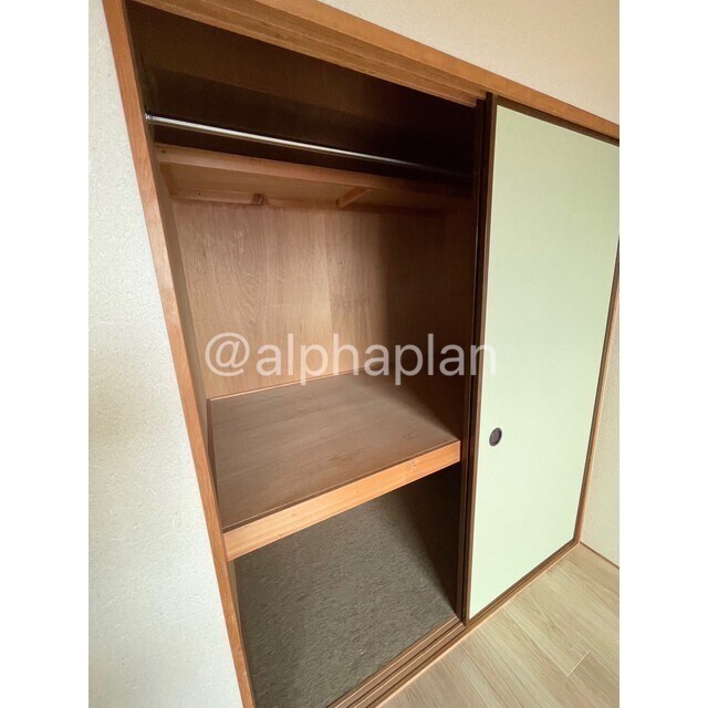 物件内観写真8　(南洋間収納)