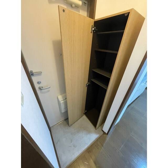 物件内観写真13　(玄関のシューズボックスです！)