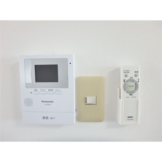 物件内観写真15　(TVドアホンがあるので、1人暮らしでも安心です♪)