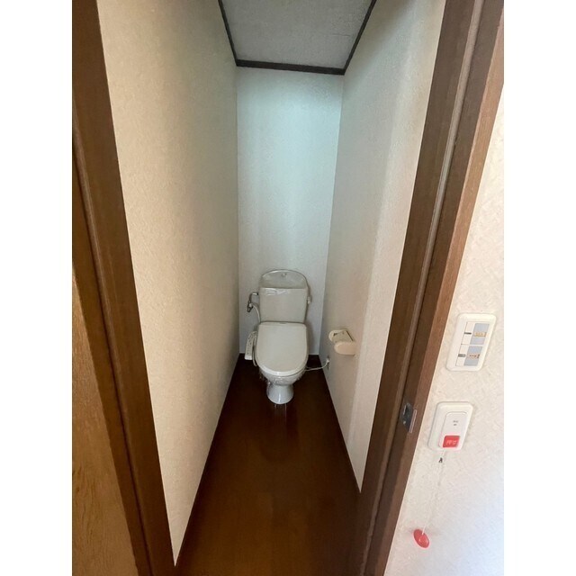 物件内観写真5　(ウォシュレット付きです)