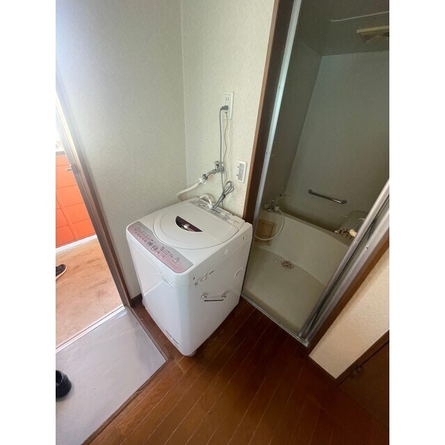 物件内観写真8　(洗濯機ついてます！)