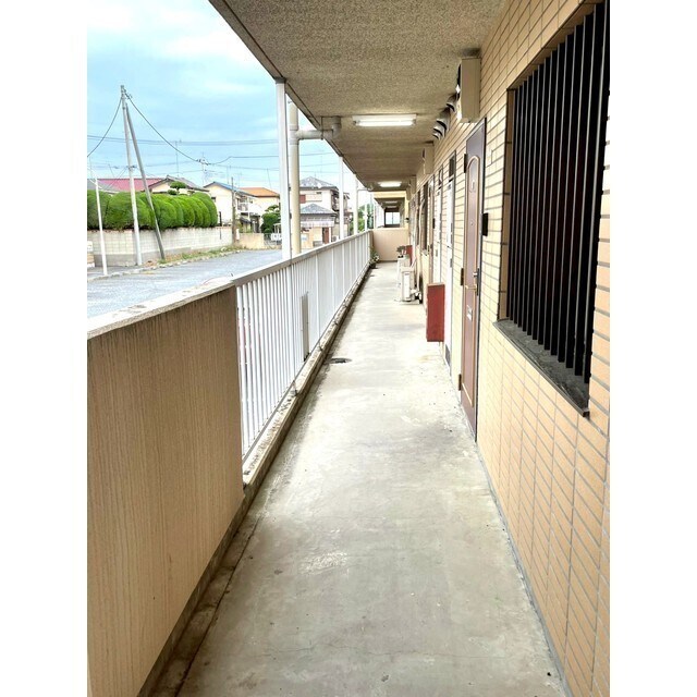 物件外観写真2　(共用廊下)