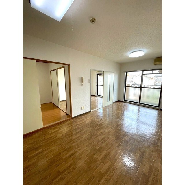 物件内観写真4　(広々LDKです♪)