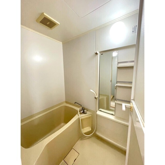 物件内観写真6　(バスルーム)