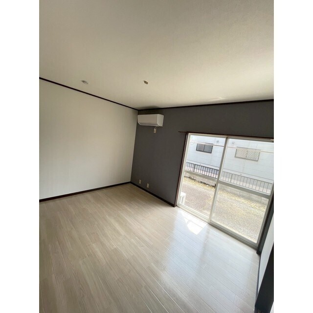 物件内観写真2　(エアコン付き)