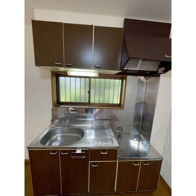 物件内観写真3　(窓があるので換気できます！)