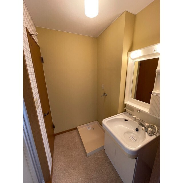 物件内観写真5　(独立洗面台)