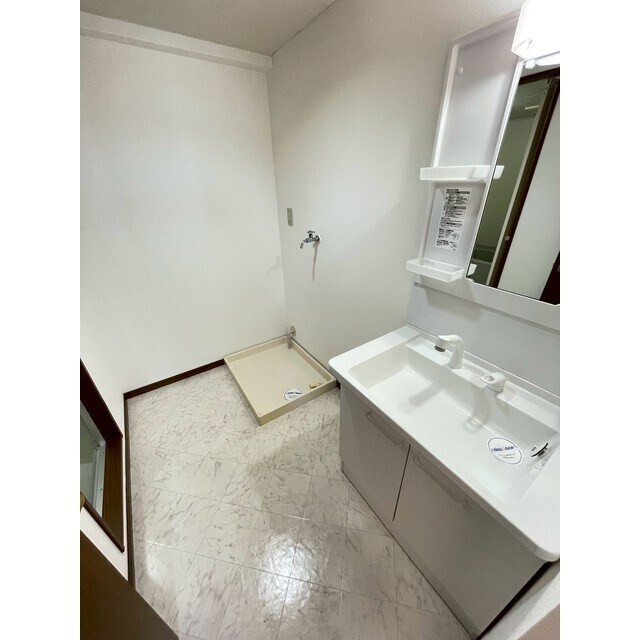 物件内観写真7　(広々とした脱衣所です！)