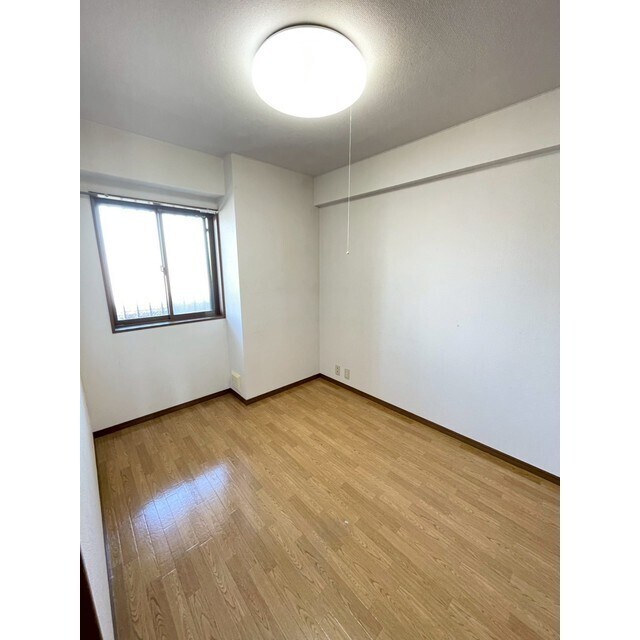 物件内観写真8　(北東洋間)