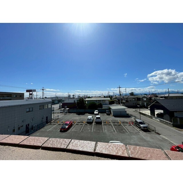物件内観写真14　(前方はマンション駐車場)