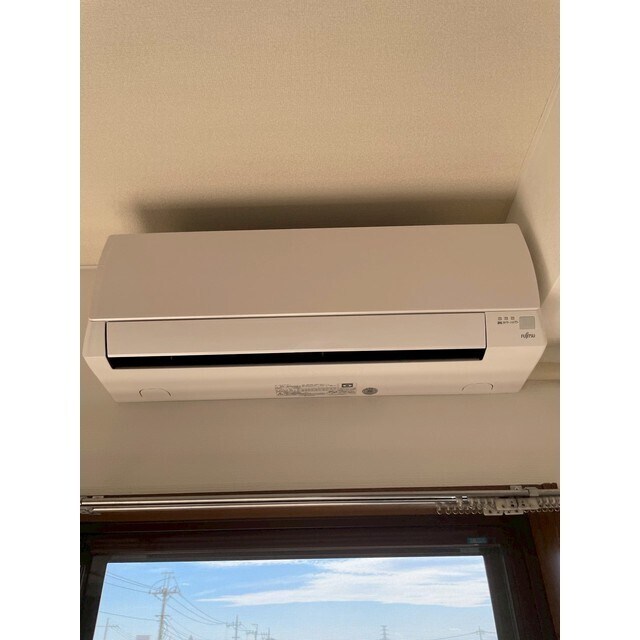 物件内観写真15　(LDKのエアコン（設備）です！)