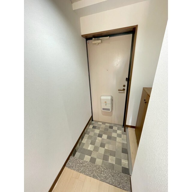 物件内観写真17　(床が可愛いです♪)