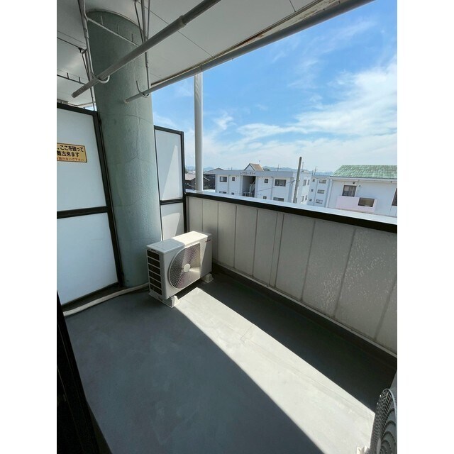 物件内観写真16　(広々としたバルコニーです♪)