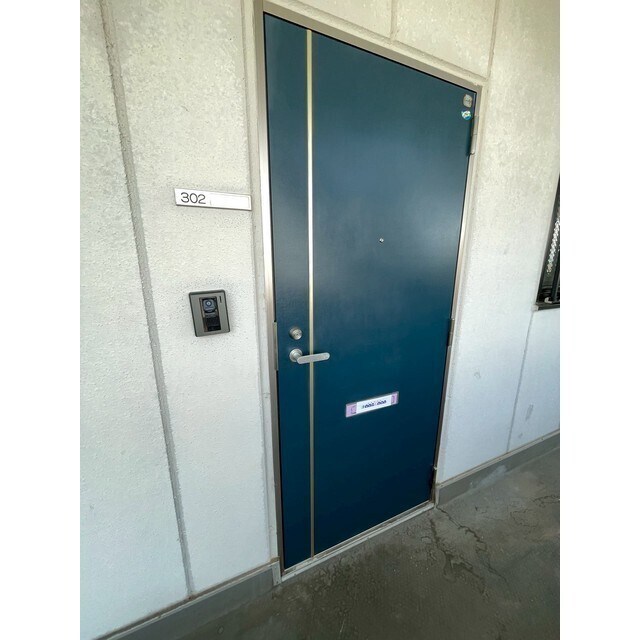 物件内観写真19　(外側から見た玄関です！)