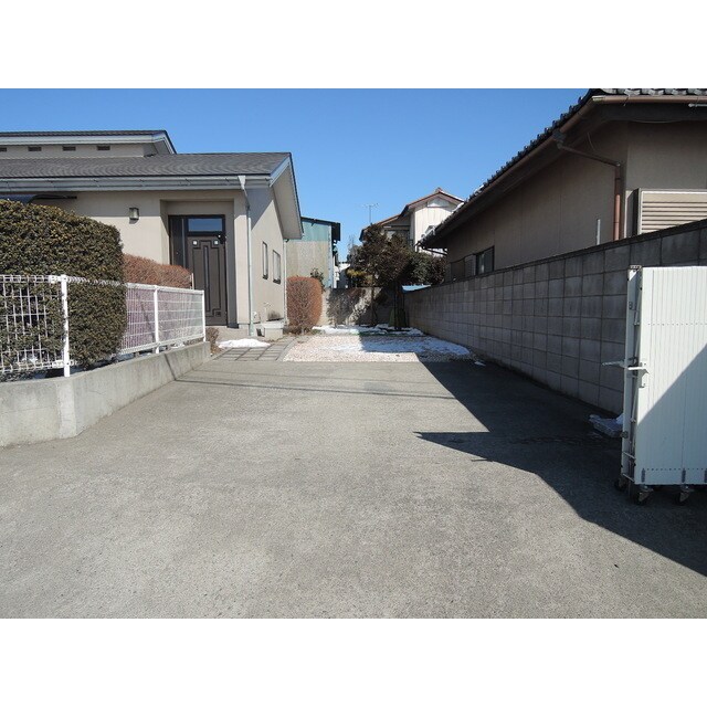 物件内観写真19　(駐車場です。)