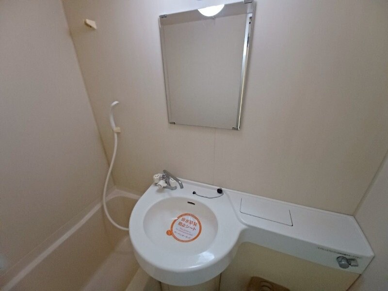 物件内観写真10　(同物件別室反転タイプ画像)