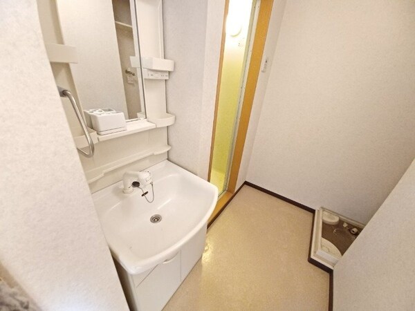 洗面所(同物件別室画像)