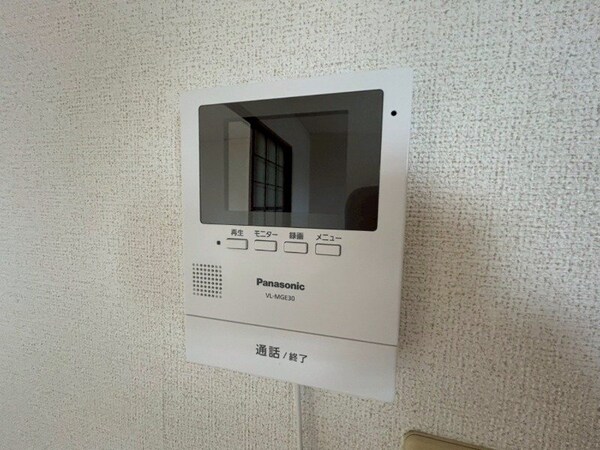 セキュリティ(同物件別部屋の写真です。)