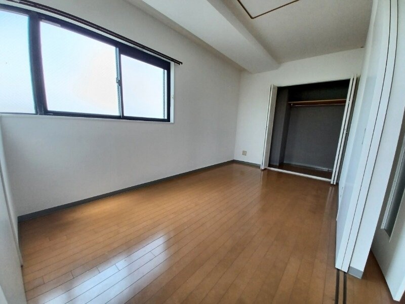 物件内観写真8　(別部屋反転写真です)