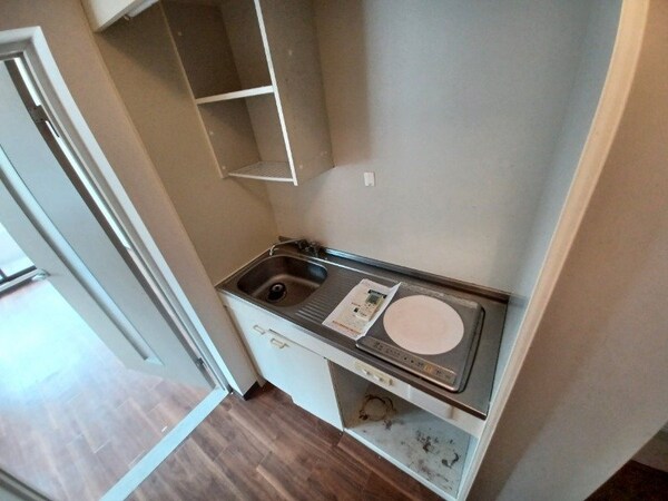 キッチン(同物件別部屋参考写真)