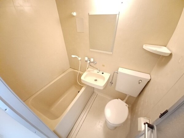 バス／シャワールーム等(同物件別部屋参考写真)