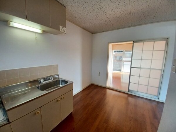 キッチン(同物件別室画像)