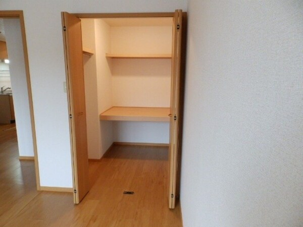 収納(同型タイプのお写真です。)