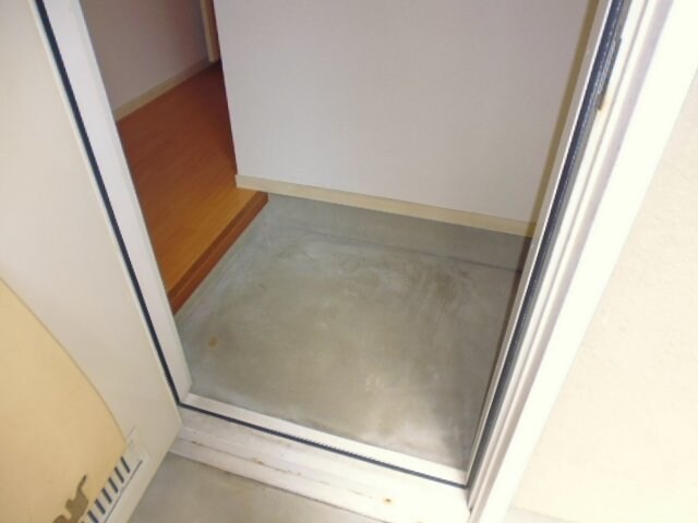 物件内観写真9　(玄関)