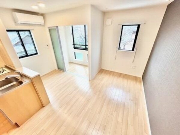 居室・リビング(同型反転タイプです)