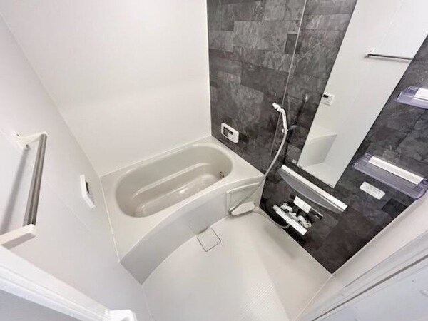 バス／シャワールーム等(同型反転タイプです)