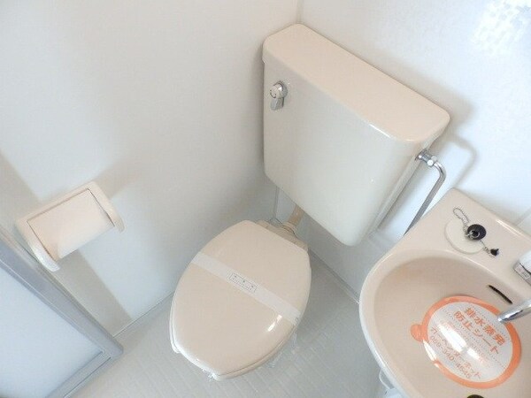 トイレ(同物件別室の画像です)