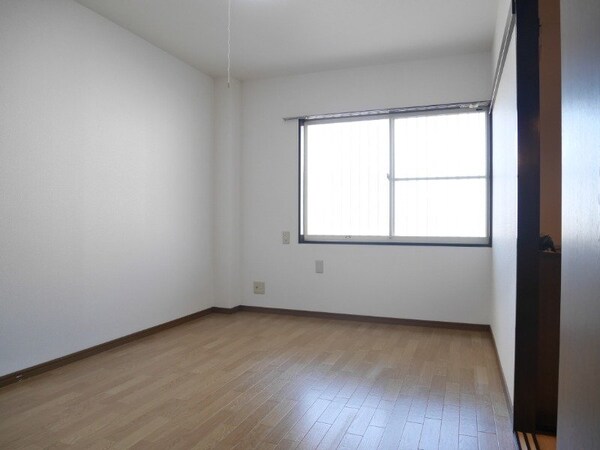 その他部屋・スペース(同物件別部屋のお写真です。)