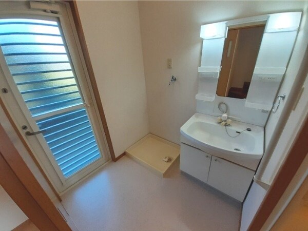 洗面所(同物件別部屋写真)